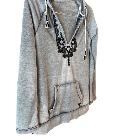 4/$15 Roxy | Distressed Gray Sweatshirt Hoodie Black Embellishment Embroidery - Picture 5 of 12